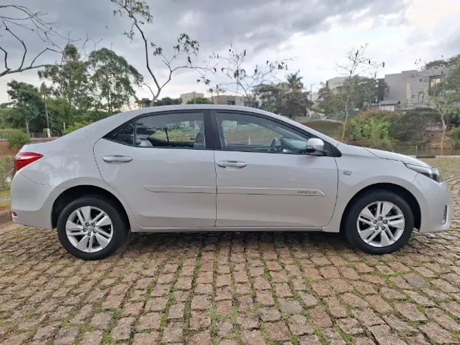 Toyota Corolla GLI 1.8 Flex 16V Aut. 2016