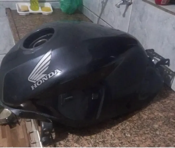 Tanque da Honda CB 650F 2015, em ótimo estado.