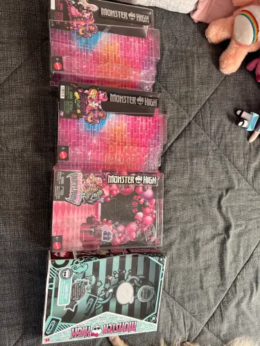Lote Caixas de Monster High