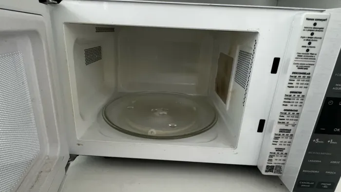 Microondas Branco Eletroclux