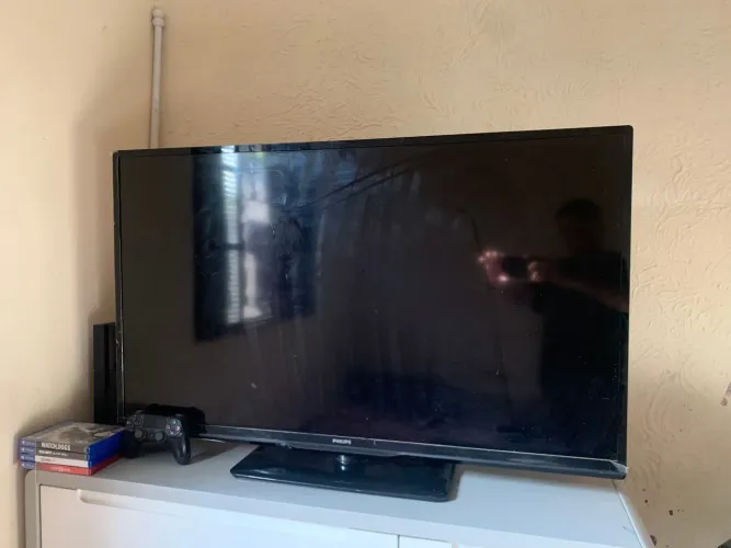 PS4 + Televisão de 49 polegadas