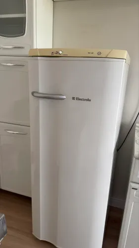 Geladeira Electrolux RE-28 Super