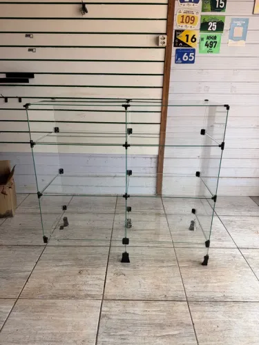 Vendo vitrine de vidro 1 metro