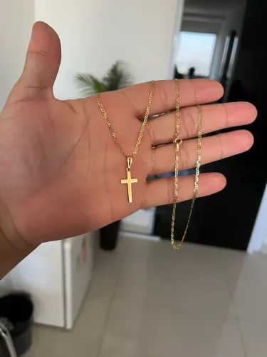 Corrente maciça com pigmente cruz Ouro 18k 
