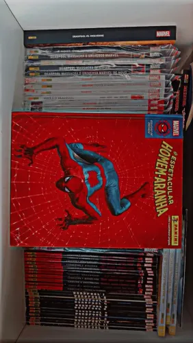 Álbum de figurinhas completo capa dura o espetacular Homem-Aranha