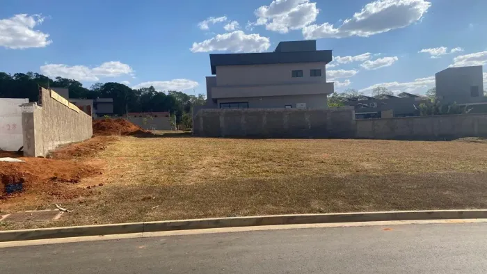 Lote a venda, 542,41m², Jardins França, Goiânia - GO.