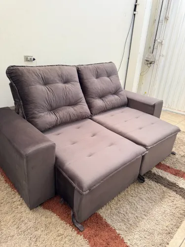 Sofá retrátil novo