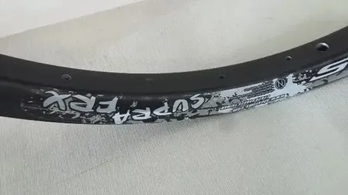 Roda traseira AlexRims SupraFrx aro 26 + Pneu MAXXIS HIGH HOLLER II + Cubo ARC MT009CB