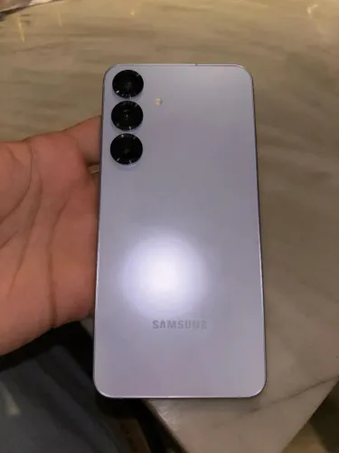 Samsung S25+ praticamente novo