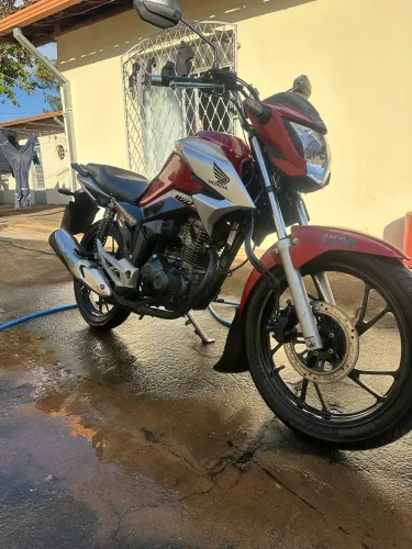 Titan 2024 vendo ou troco por carro eu dando volta