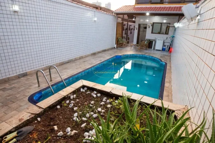 Sobrado no Boqueirão - 3 dorms - Piscina e Churrasqueira!!