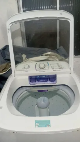 Vendo Máquina de Lavar Electrolux 16kg (Com Defeito / Para Conserto)