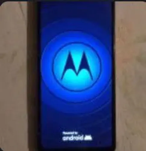 Celular com defeito, peças originais podem ser usadas