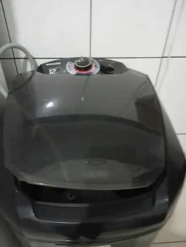 Tanquinho semi novo no precinho R$ 250,00.