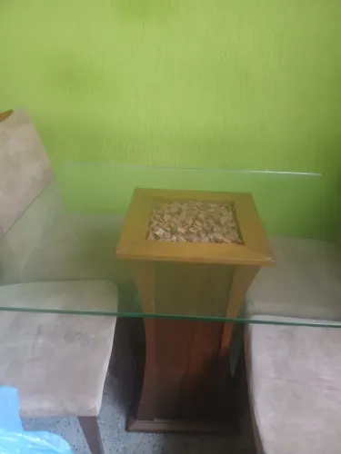 Mesa com 4 cadeiras