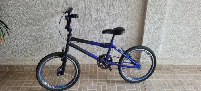 Vendo uma bike aro 20 em perfeitas condições 