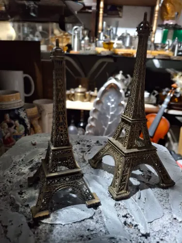 Torre em metal