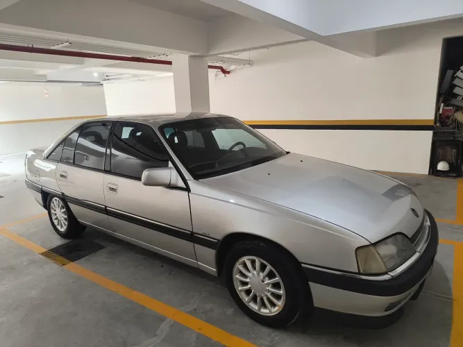 Chevrolet Omega GLS 2.2 / 2.0 (álcool) 1996