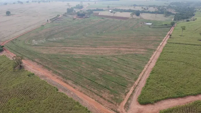 PROPRIEDADE RURAL À VENDA ESTRUTURA COMPLETA PARA PECUÁRIA LEITEIRA E CONFINAMENTO