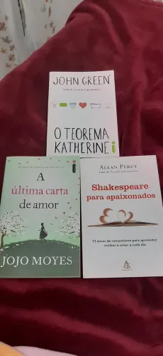 Livro "A última carta de amor", "Shakespeare para apaixonados" e " O teorema Katherine
