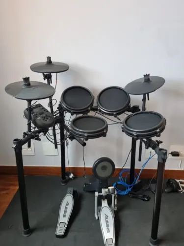 Bateria Eletronica Alesis Nitro 8 peças