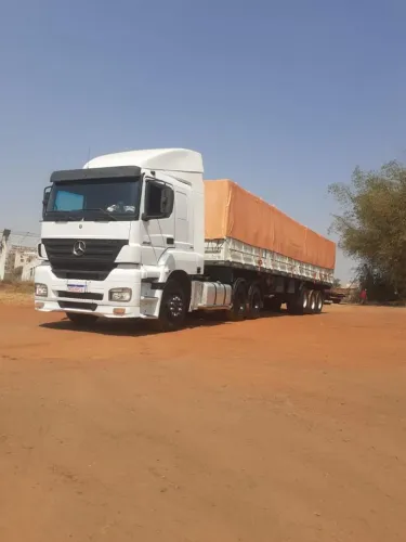 Mercedes 2040 ano 2007 carreta 93/94