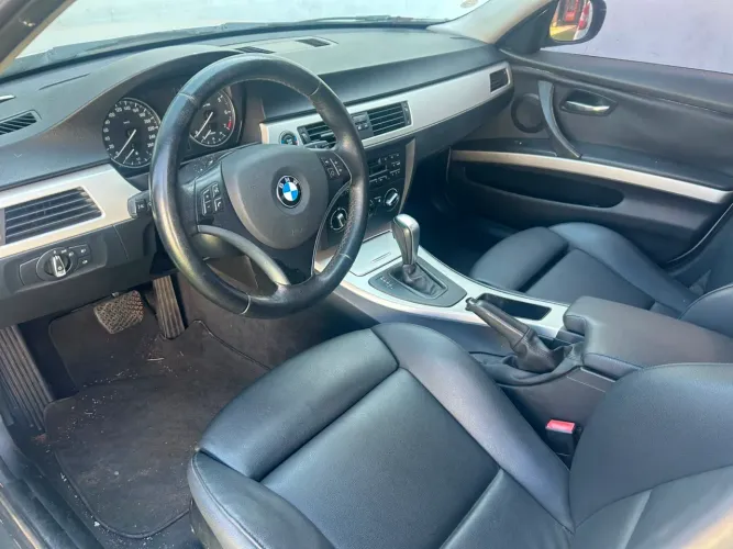 BMW 320I A 2011