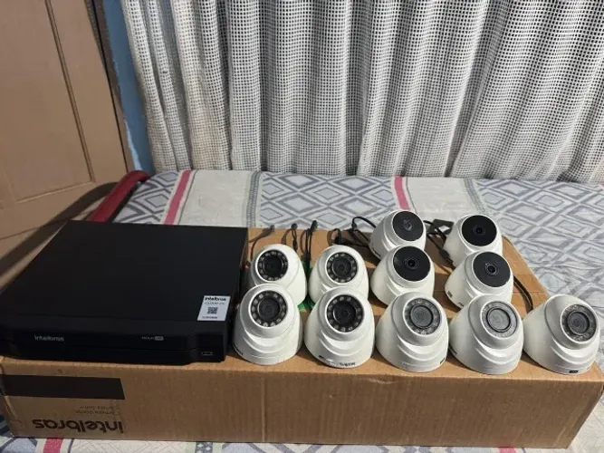 Kit CFTV Intelbras Completo - DVR 16 Canais + 12 Câmeras