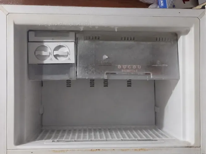 VENDE- SE GELADEIRA