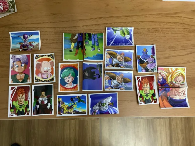 18 figurinhas do album Dragon Ball Z Panini