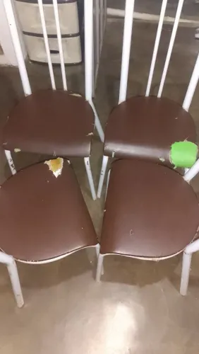 Mesa de Mármore puro, com 4 cadeiras
