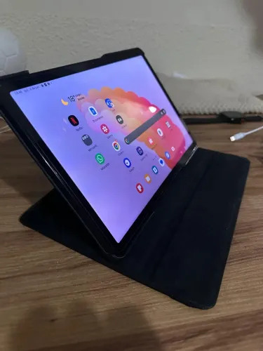 Vendo tablet galaxy A9+ com 128gb e 11 polegadas. Novo, pra eu pagar a faculdade