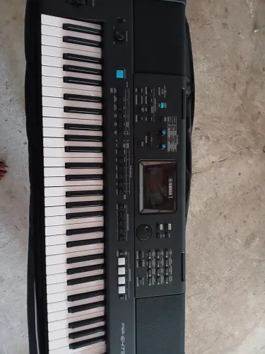 Teclado yamaha psre 473