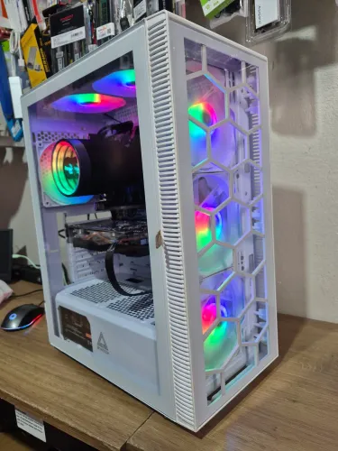 Cpu intel core i5-9400 Ssd 240GB memória DDR4 8 RX580 8GB Fonte 500W pfc ativo