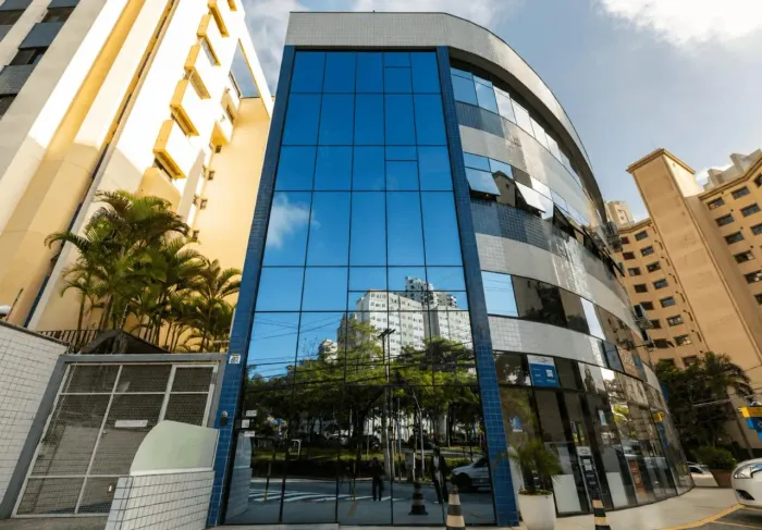 Sala Comercial de 30m² com 3 Ambientes e Vaga no Morumbi