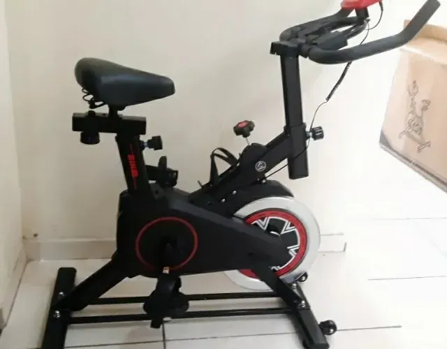 Bicicleta Bike Ergometrica Spinning Academia Fitness Profissional 120kg