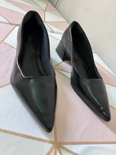 Sandália scarpin satinato RENNER TAM 36 - novíssima