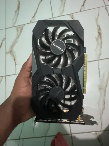 Placa de Video GTX 1650 4GB com defeito