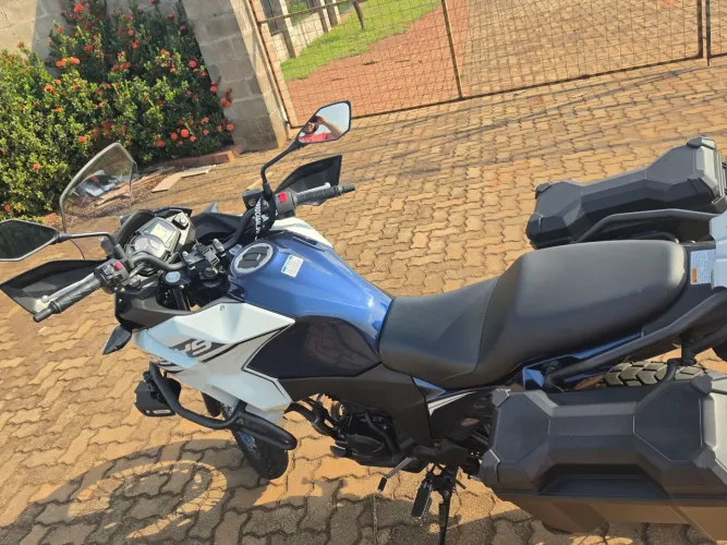 VENDO KAWASAKI VERSYS X 300 TOURER 2025 NA GARANTIA