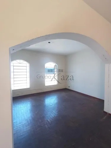 Oportunidade - Casa Comercial ou Residencial - Jardim Leonidia - Jacareí - 3 Dormitórios -