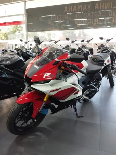 YAMAHA R3 ABS CONNECTED 2027 - cartão em até 21x (consulte condições) - FINANCIAMENTO