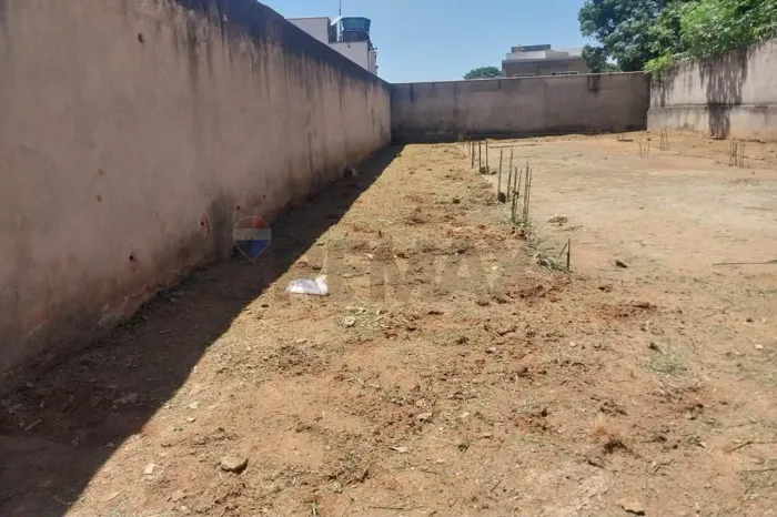 Terreno de 360 m², totalmente plano no Bairro Braúnas, região da Pampulha