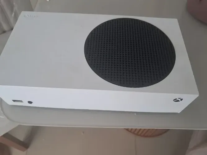 X Box Series S Usado apenas R$2000,00