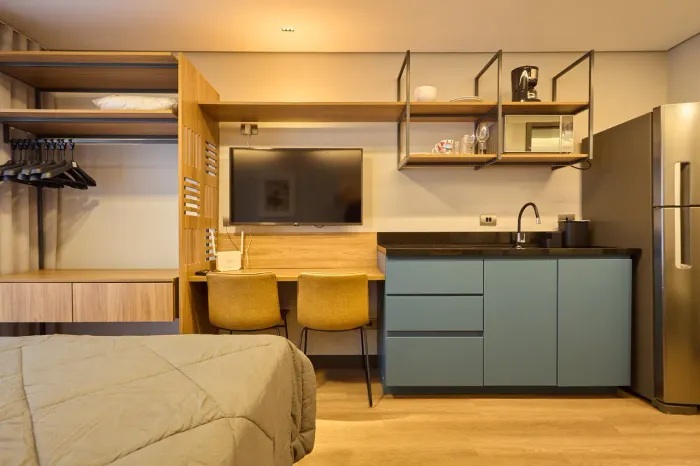 Studio totalmente decorado no Agua Verde em Curitiba