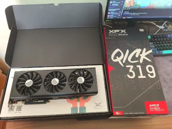Placa de Video RX 7800 XT 16GB