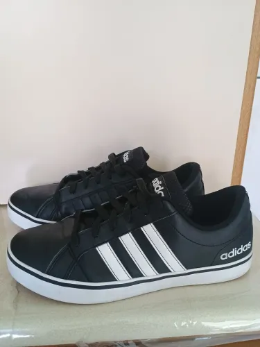 Tênis Adidas unissex super estiloso
