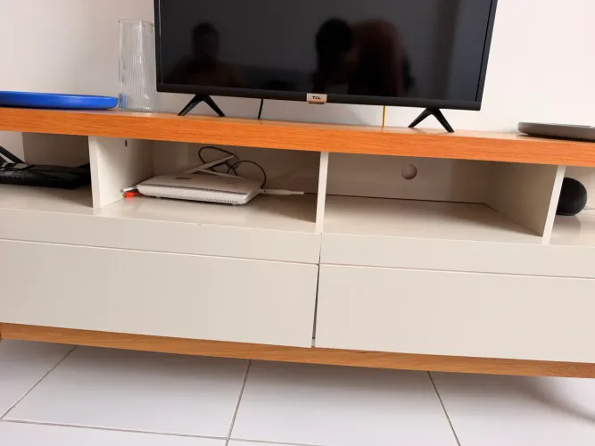 Rack para TV com duas gavetas