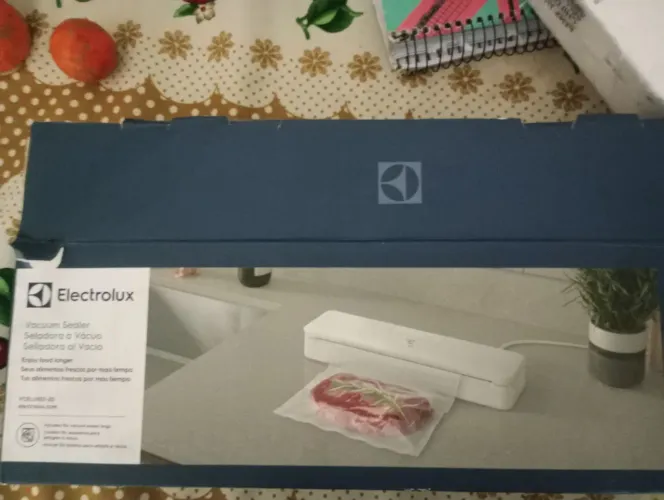 seladora de alimentos a vácuo Eletrolux nova na caixa