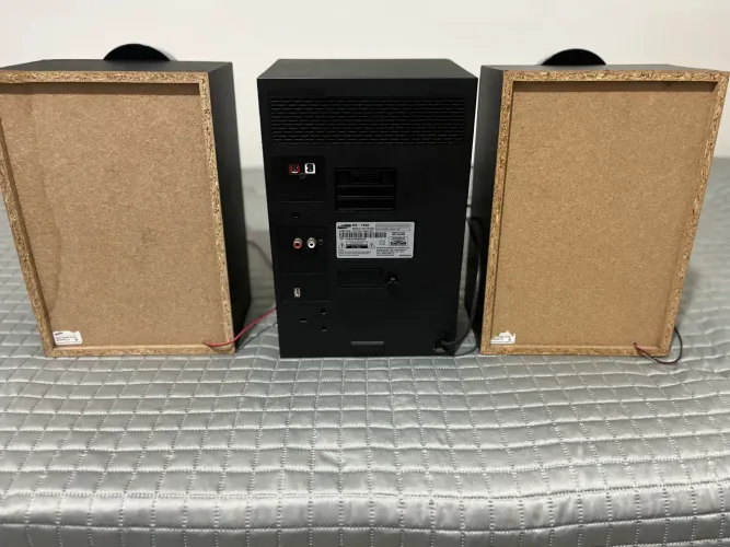 Mini System Samsung Giga Sound Blast ? Potente Som com USB, CD, Rádio e Karaokê