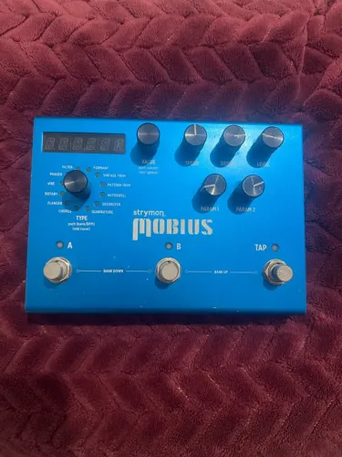 Pedal Strymon Mobius